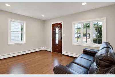 22 Shine Place, Valley Stream, NY 11581 - Photo 5