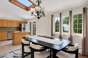 22 Shine Pl, Valley Stream, NY 11581 - Photo 7