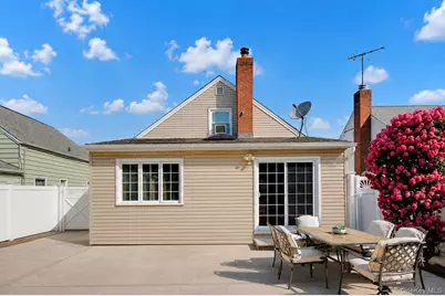22 Shine Place, Valley Stream, NY 11581 - Photo 15