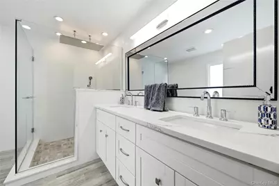 31 Deer Run, East Islip, NY 11730 - Photo 25