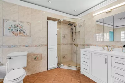 195 N Wisconsin Avenue, Massapequa, NY 11758 - Photo 9