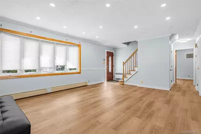 195 N Wisconsin Avenue, Massapequa, NY 11758 - Photo 3
