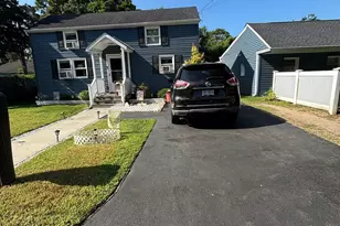 16 Bellport St, Patchogue, NY 11772 - Photo 13