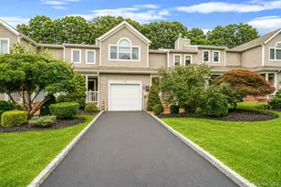 26 Kettle Hole Rd, Manorville, NY 11949 - Photo 9