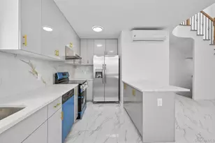 77-32 168th St, Fresh Meadows, NY 11366 - Photo 11