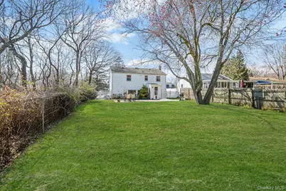 35 Thorburn Avenue, Patchogue, NY 11772 - Photo 7