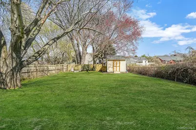 35 Thorburn Avenue, Patchogue, NY 11772 - Photo 9