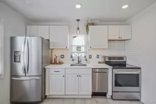 35 Thorburn Ave, Patchogue, NY 11772 - Photo 17