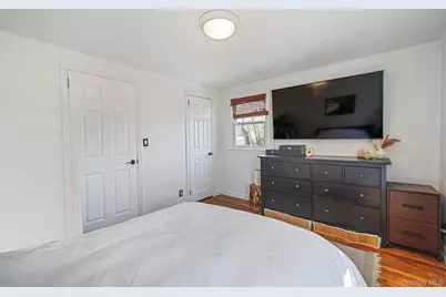 35 Thorburn Avenue, Patchogue, NY 11772 - Photo 19