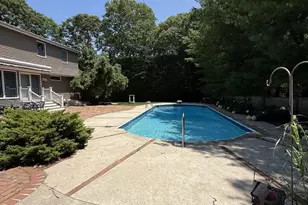 10 W Landing Rd, Hampton Bays, NY 11946 - Photo 7