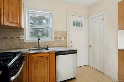 4041 Duryea Avenue, Bronx, NY 10466 - Photo 15