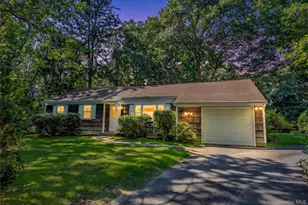 2625 Great Peconic Bay Blvd, Laurel, NY 11948 - Photo 3
