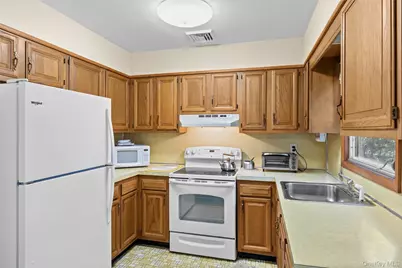2625 Great Peconic Bay Boulevard, Laurel, NY 11948 - Photo 15