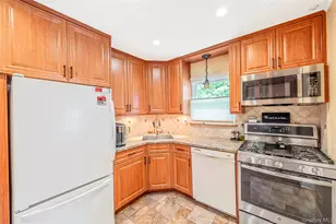 41-37 247th St, Little Neck, NY 11363 - Photo 11