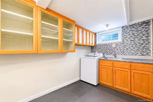 41-37 247th St, Little Neck, NY 11363 - Photo 23
