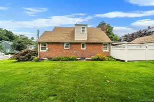 41-37 247th St, Little Neck, NY 11363 - Photo 3