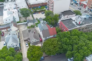 92-16 173rd St, Jamaica, NY 11433 - Photo 29