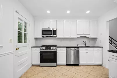 36 Chatham Road, New Rochelle, NY 10804 - Photo 7