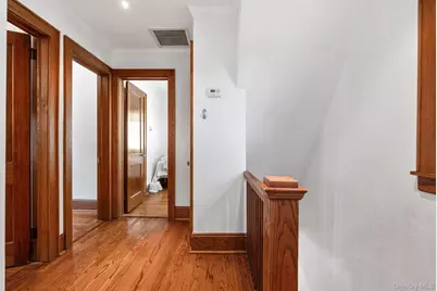 194 Bradley Road, Scarsdale, NY 10583 - Photo 11
