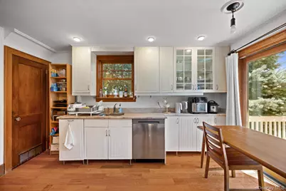 194 Bradley Road, Scarsdale, NY 10583 - Photo 9