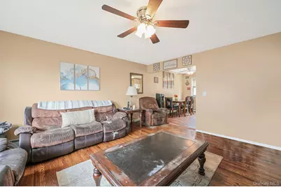 776 S 5th Street, Lindenhurst, NY 11757 - Photo 7