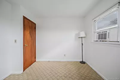 776 S 5th Street, Lindenhurst, NY 11757 - Photo 27