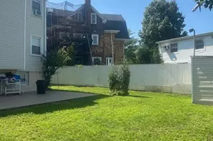 14-55 Granada Pl, Far Rockaway, NY 11691 - Photo 3