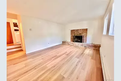 22 Sheppard Lane #B, Smithtown, NY 11787 - Photo 7