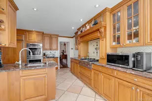 1559 Pebble Ln, Hewlett, NY 11557 - Photo 9