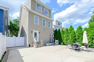 89-41 240th St, Bellerose, NY 11426 - Photo 23