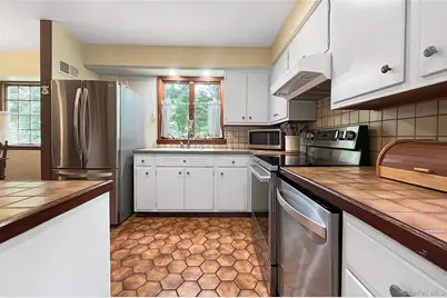 216 Spackenkill Road, Poughkeepsie, NY 12603 - Photo 3