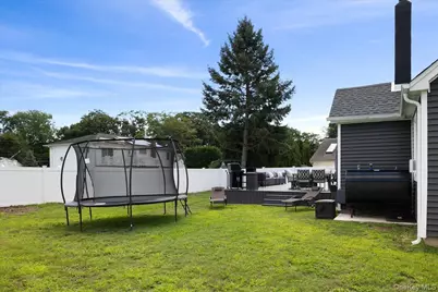 308 McCall Avenue, West Islip, NY 11795 - Photo 25