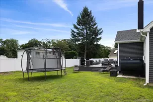 308 McCall Ave, West Islip, NY 11795 - Photo 25
