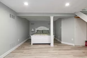 1107 Jefferson Ave, West Islip, NY 11795 - Photo 15