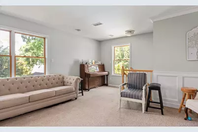 1107 Jefferson Avenue, West Islip, NY 11795 - Photo 19