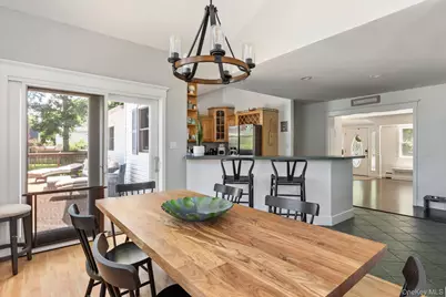 1107 Jefferson Avenue, West Islip, NY 11795 - Photo 9