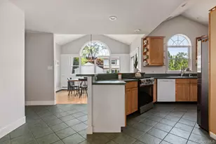 1107 Jefferson Ave, West Islip, NY 11795 - Photo 7