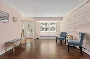 1107 Jefferson Ave, West Islip, NY 11795 - Photo 3