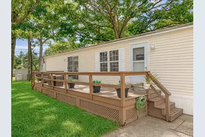 37 Hubbard #39, Riverhead, NY 11901 - Photo 3