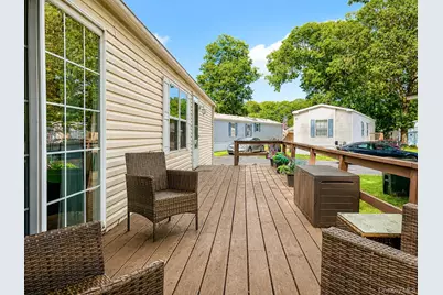 37 Hubbard #39, Riverhead, NY 11901 - Photo 5