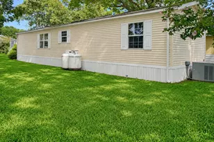 37 Hubbard, Riverhead, NY 11901 - Photo 7
