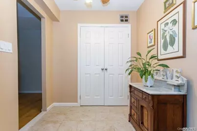 22 N Forest Avenue #1N, Rockville Centre, NY 11570 - Photo 5