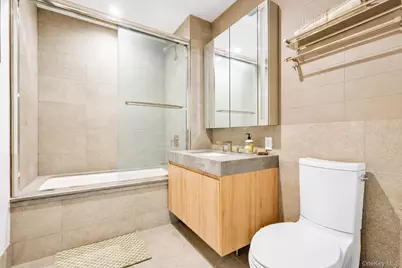 2416 Queens Plaza S #7B, Long Island City, NY 11101 - Photo 9