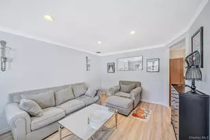 256 Deer Rd, Ronkonkoma, NY 11779 - Photo 5