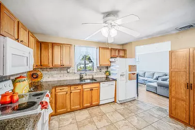 256 Deer Road, Ronkonkoma, NY 11779 - Photo 7
