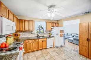 256 Deer Rd, Ronkonkoma, NY 11779 - Photo 7
