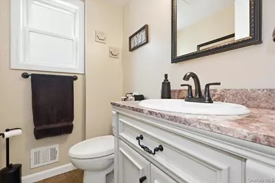 1530 Kimberly Court, Wantagh, NY 11793 - Photo 19