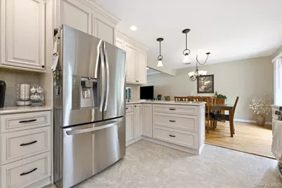 1530 Kimberly Court, Wantagh, NY 11793 - Photo 15