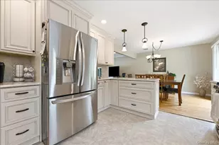 1530 Kimberly Ct, Wantagh, NY 11793 - Photo 15