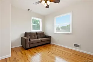 1530 Kimberly Ct, Wantagh, NY 11793 - Photo 23